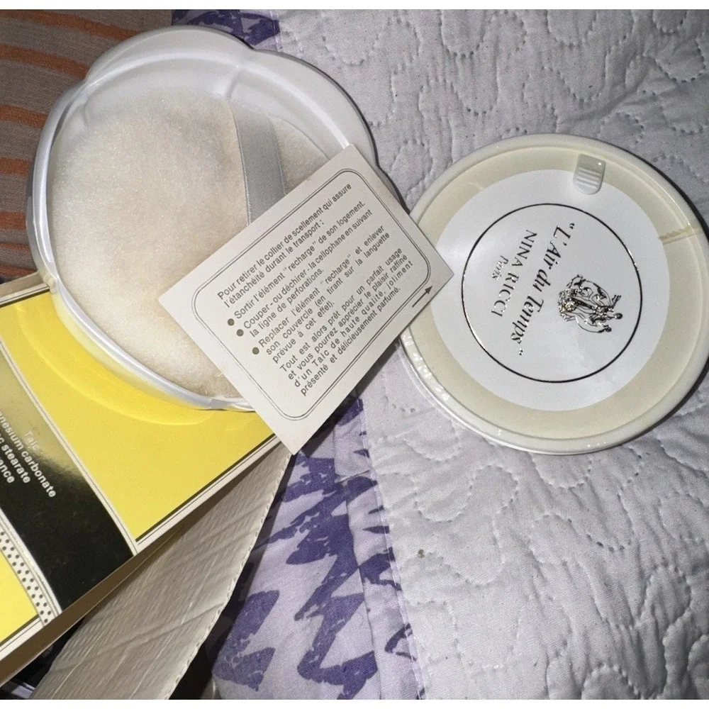 Nina Ricci L'Air Du Temps Perfumed Dusting Powder 200g (Discontinued Item)